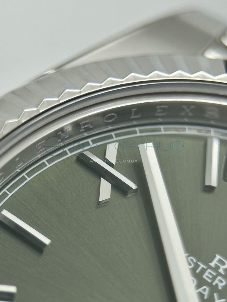 kopja elitnogo cachestva rolex day date 40 mm president olive green roman dial ref.m228236 0008 24 watchhub