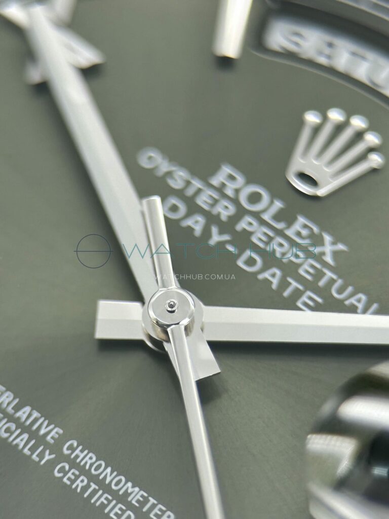 kopja elitnogo cachestva rolex day date 40 mm president olive green roman dial ref.m228236 0008 25 watchhub