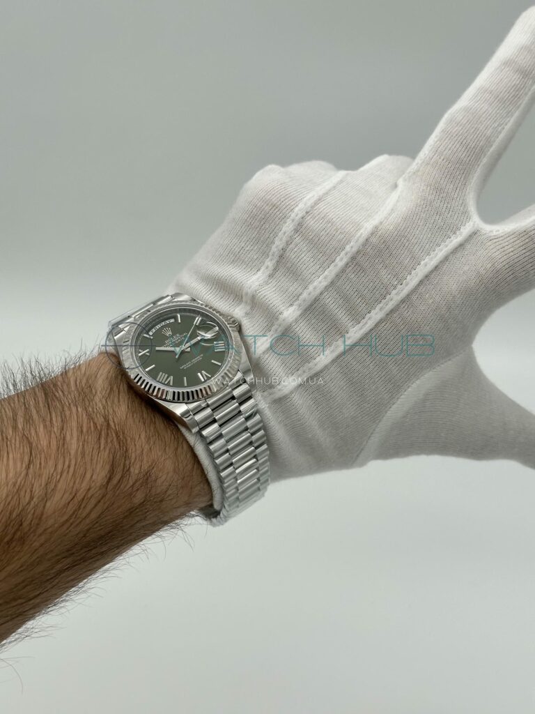 kopja elitnogo cachestva rolex day date 40 mm president olive green roman dial ref.m228236 0008 4 watchhub