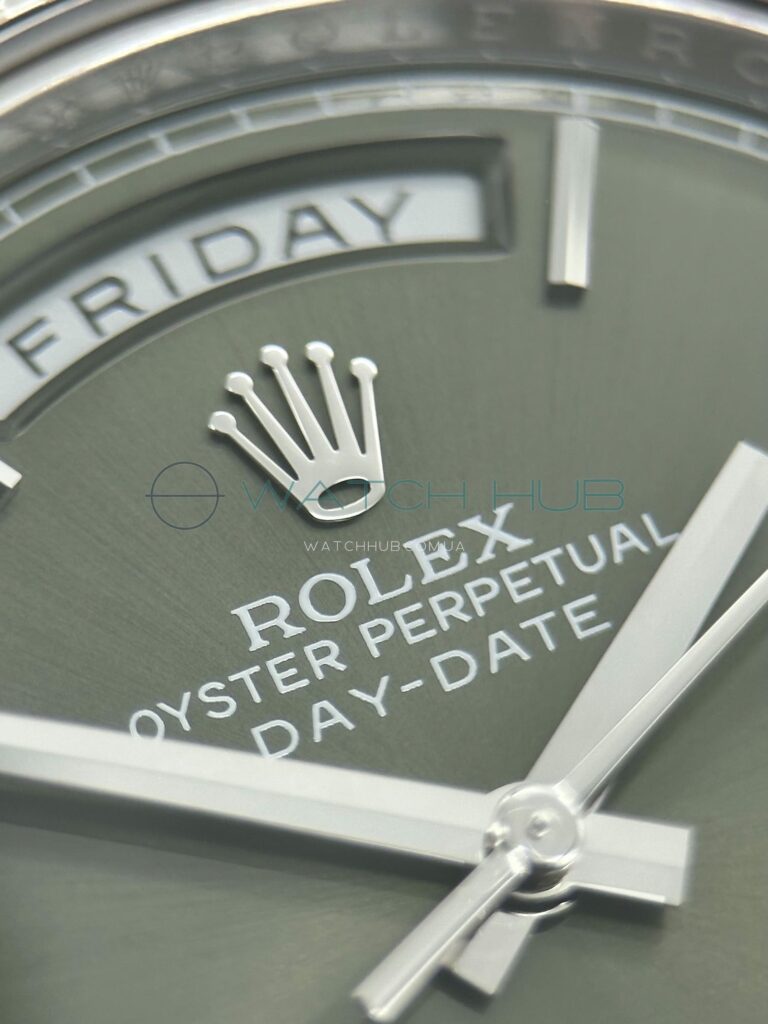kupit repliku rolex day date 40 mm president olive green roman dial ref.m228236 0008 28 watchhub