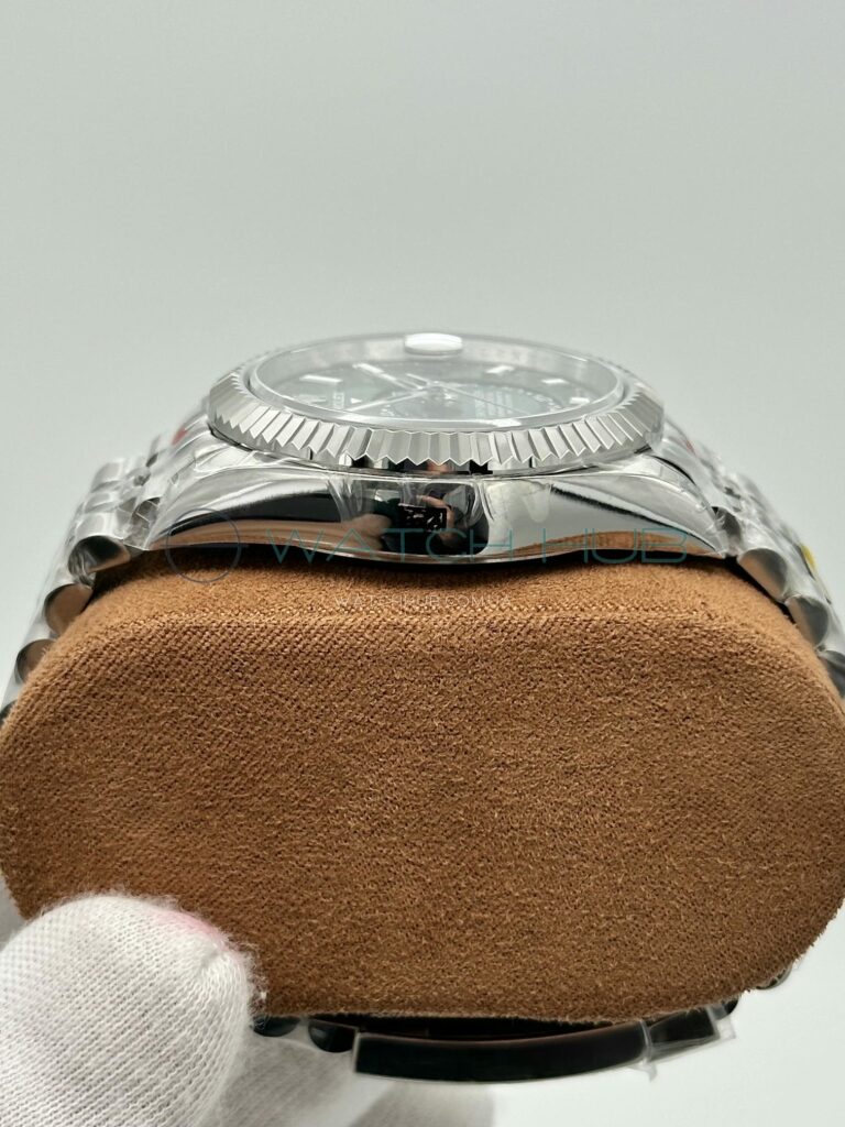 kopja elitnogo cachestva rolex sky dweller 42 mm green dial ref.m336934 0002 17 watchhub