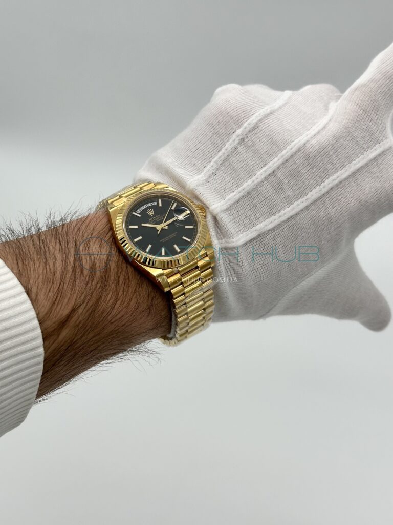 tochna kopiya rolex day date 40 mm yellow gold president bright black dial ref.m228238 0067 2 watchhub
